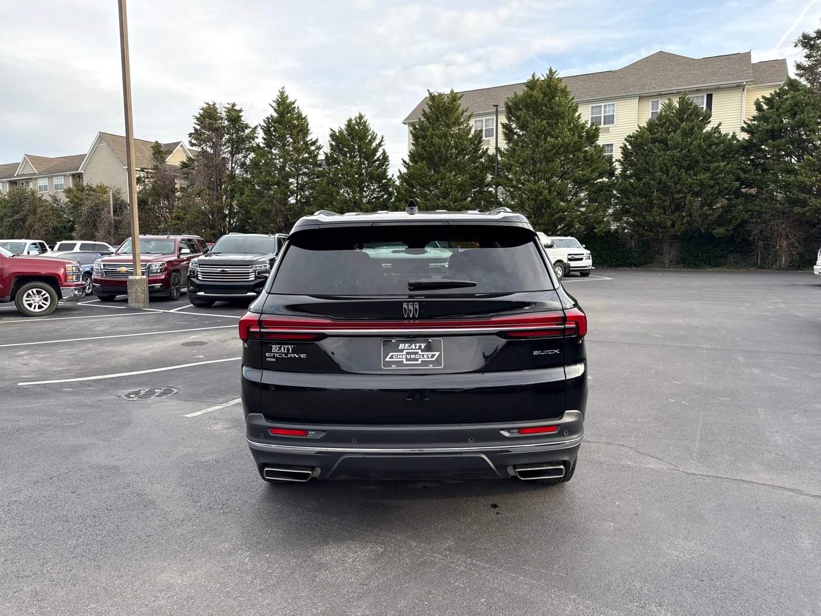 Used 2025 Buick Enclave Preferred image 4