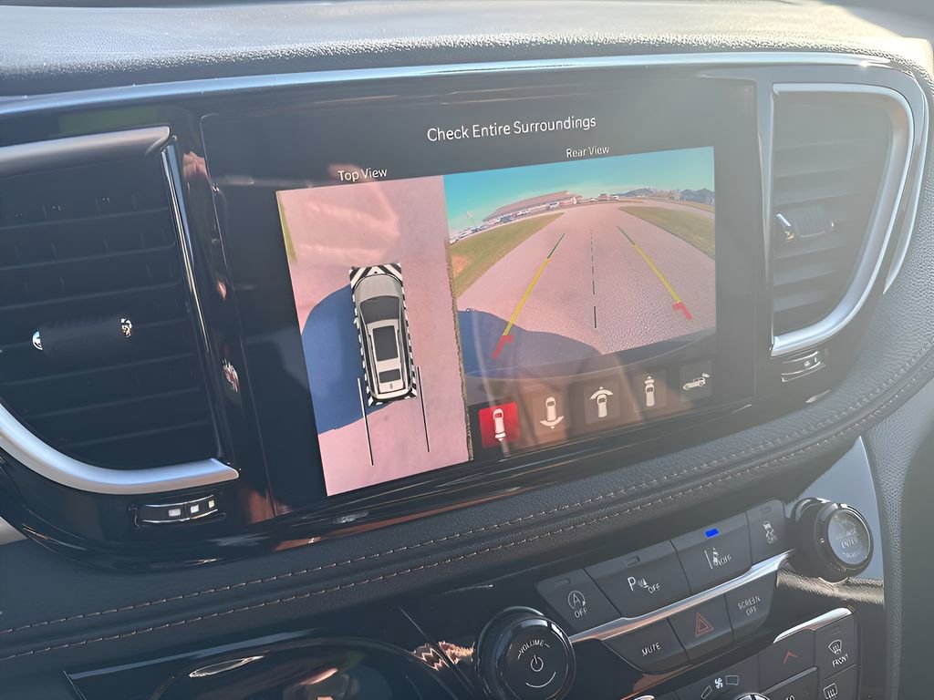 New 2026 Chrysler Pacifica Pinnacle image 31