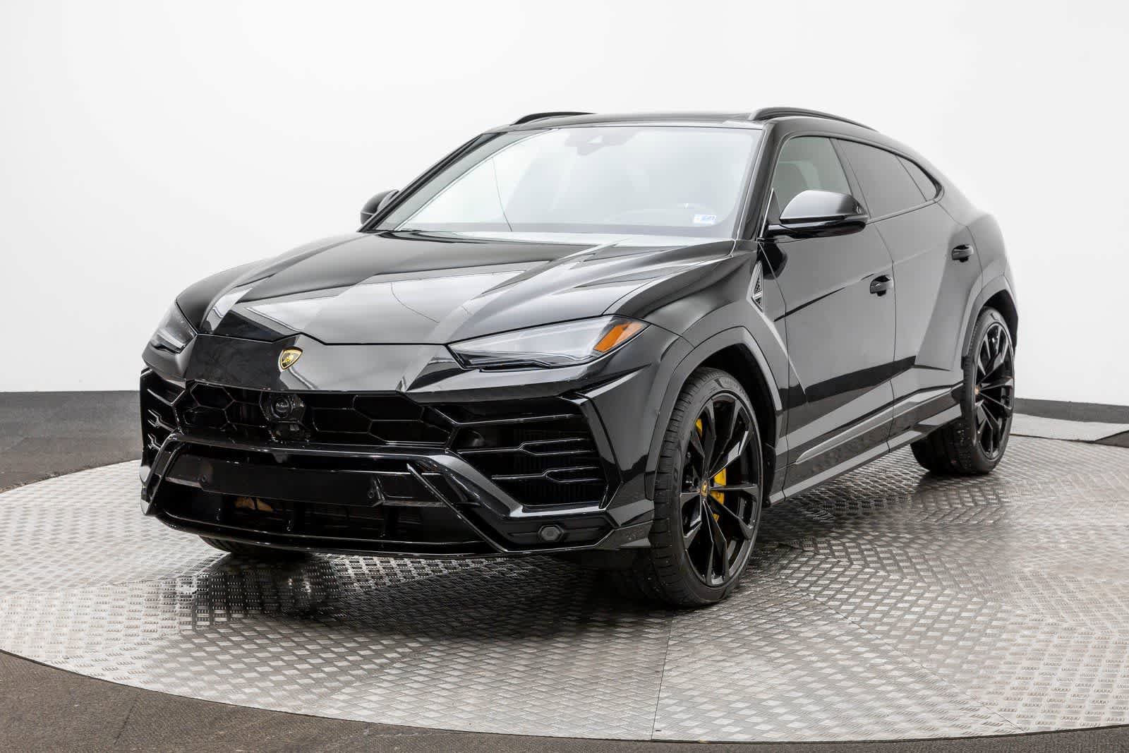 Used 2022 Lamborghini Urus AWD/4WD image 1