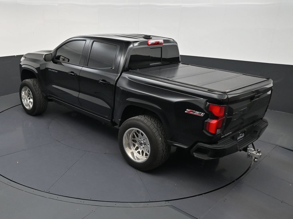 Used 2025 Chevrolet Colorado Z71 AWD/4WD image 14