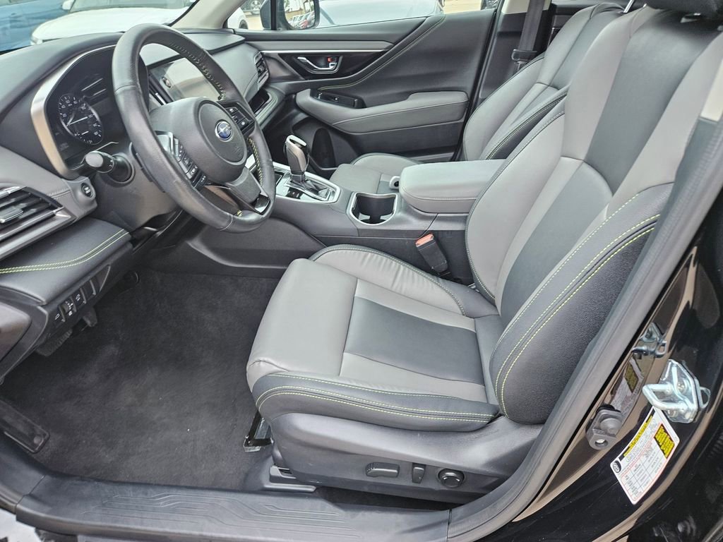 Used 2025 Subaru Outback Onyx Edition AWD/4WD image 11