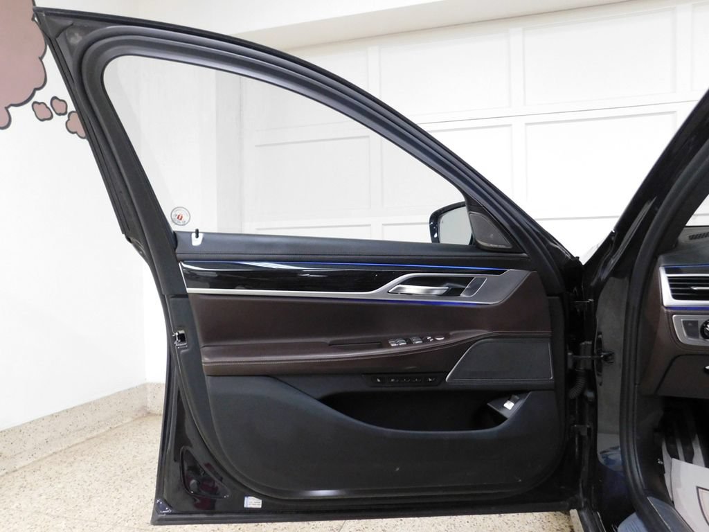 Used 2019 BMW 750i xDrive AWD/4WD image 20