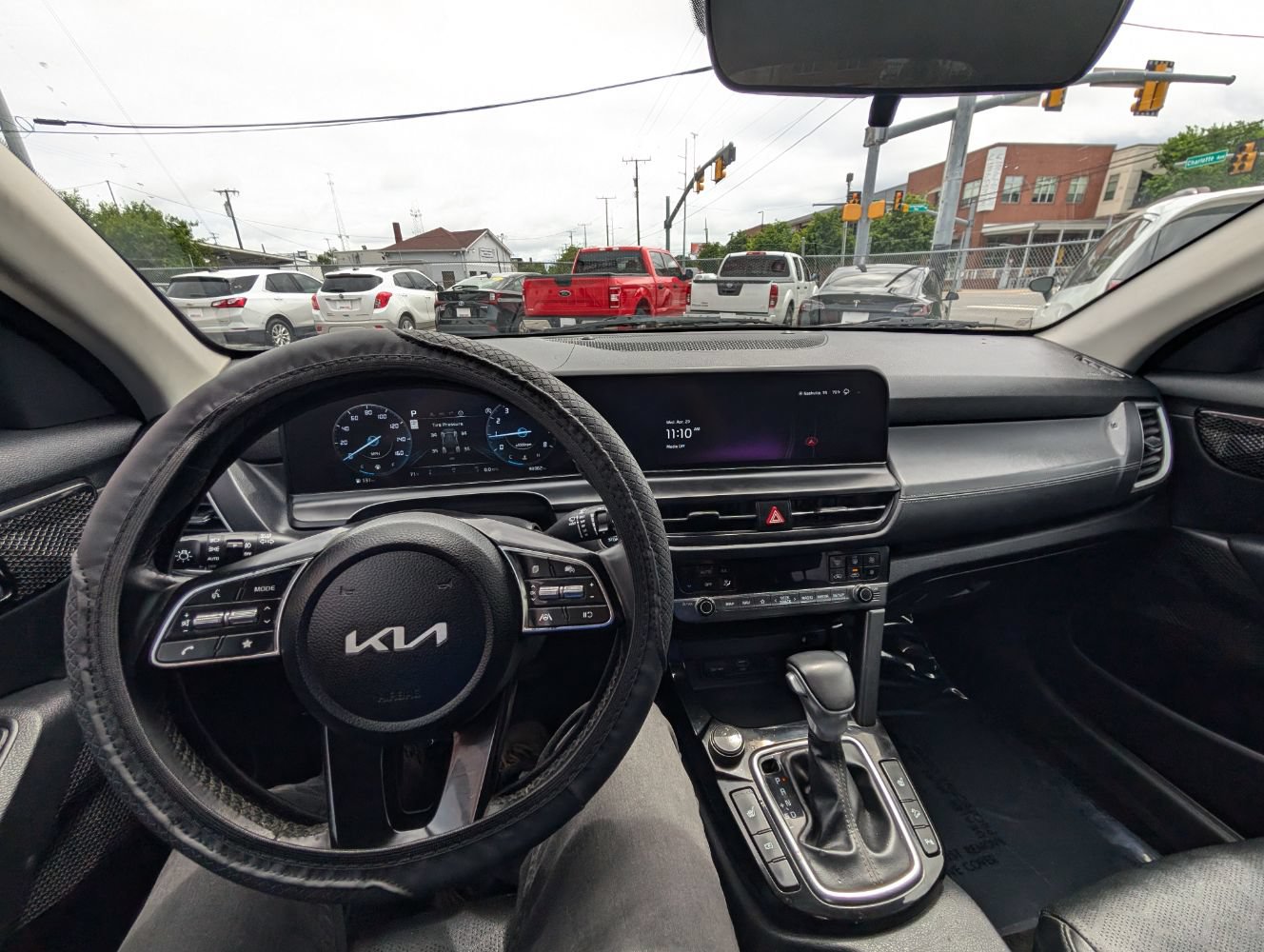 Used 2025 Kia Seltos EX FWD image 19