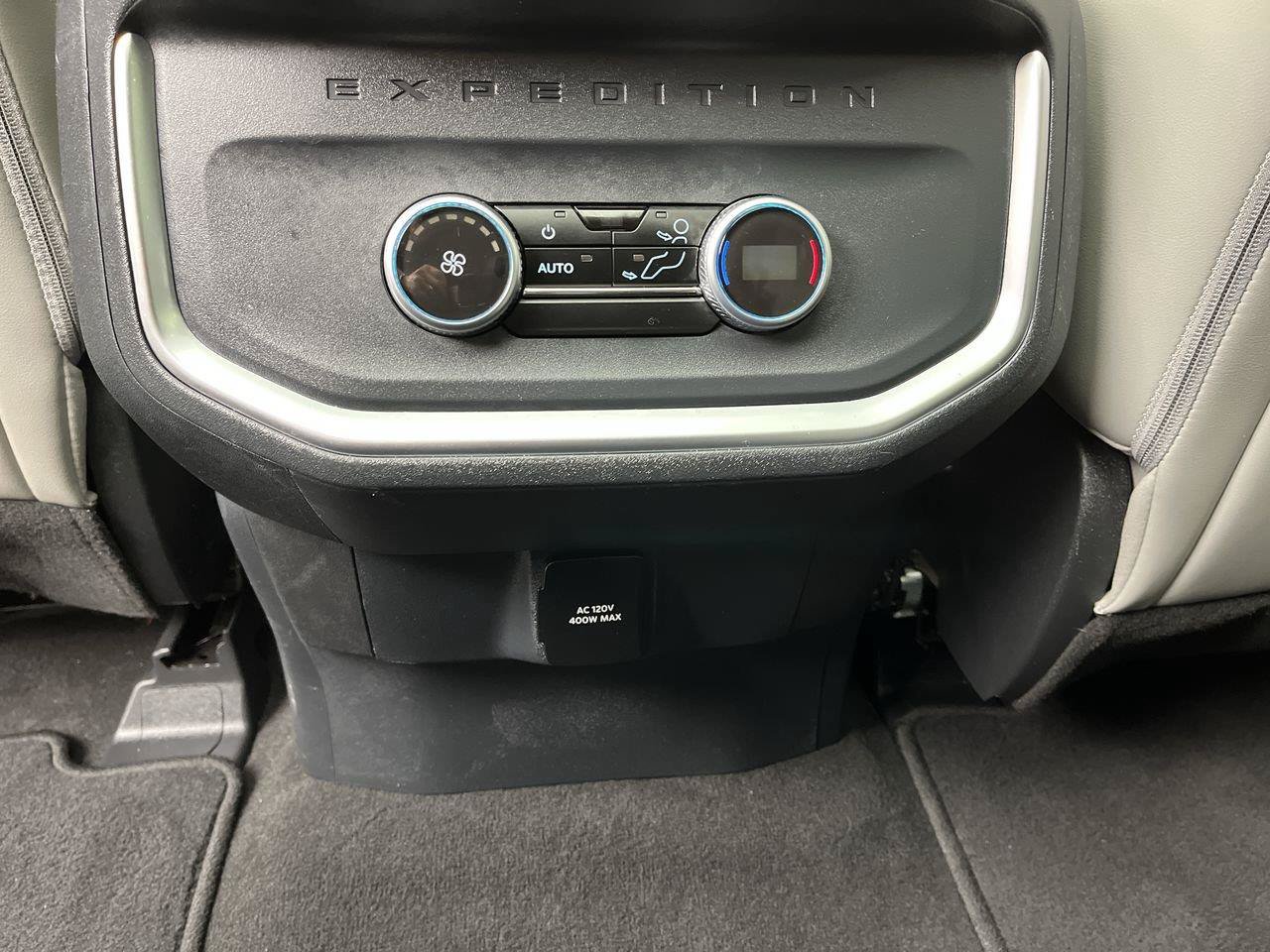 Used 2025 Ford Expedition Active AWD/4WD image 15