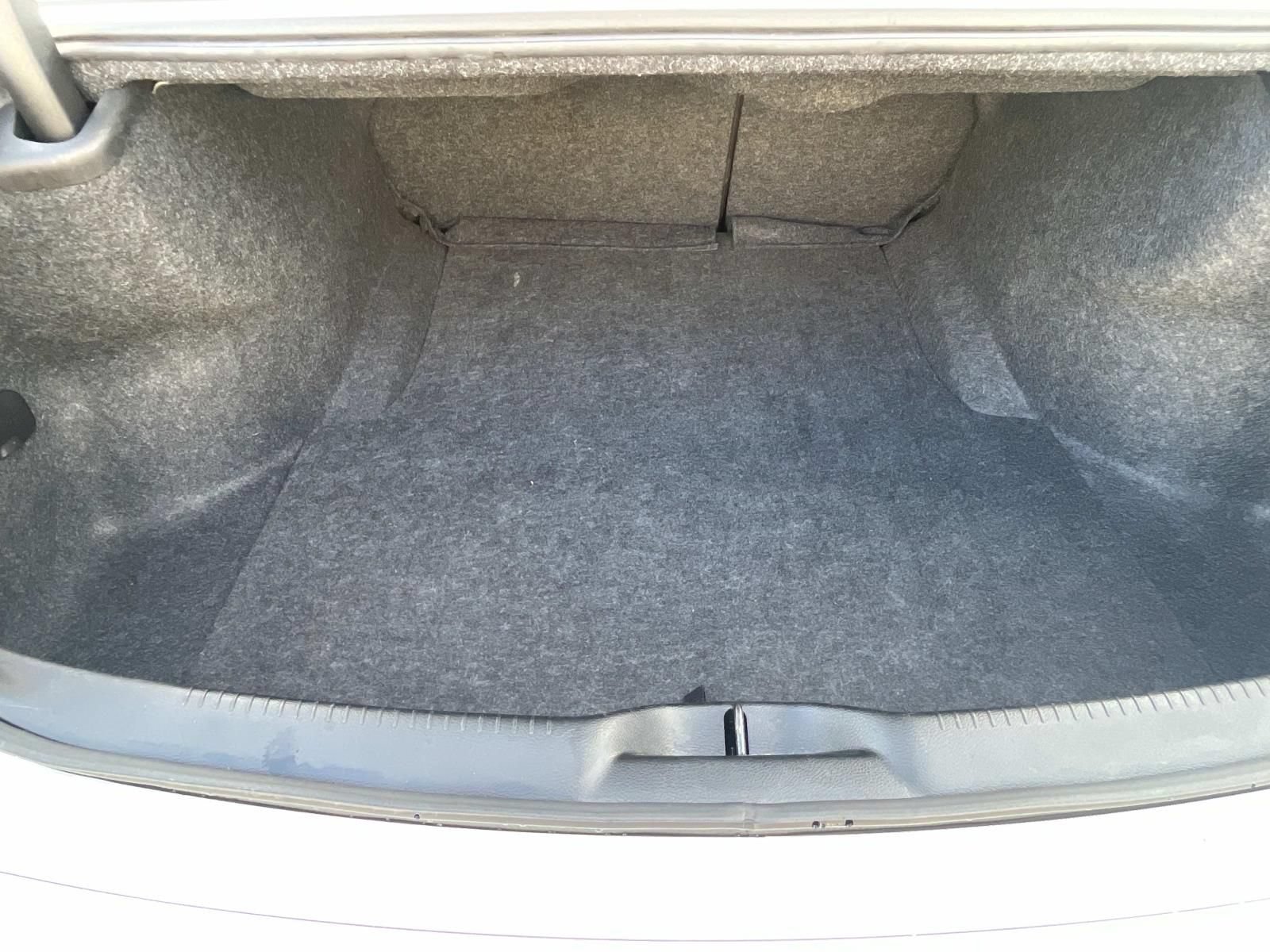 Used 2023 Chrysler 300 Touring L w/ Comfort Group RWD image 9