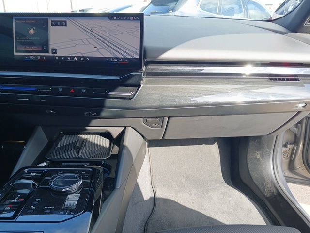 Used 2024 BMW 530i w/ M Sport Package image 15