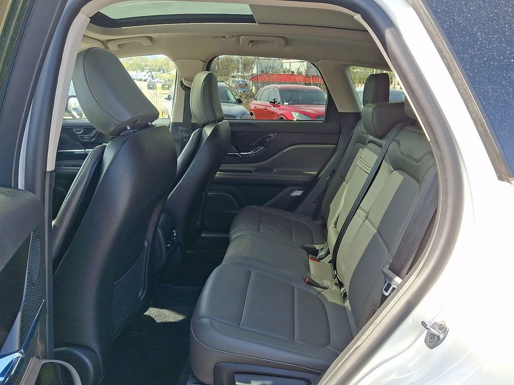 Certified 2023 Lincoln Corsair Reserve w/ Equipment Group 201A AWD/4WD image 10