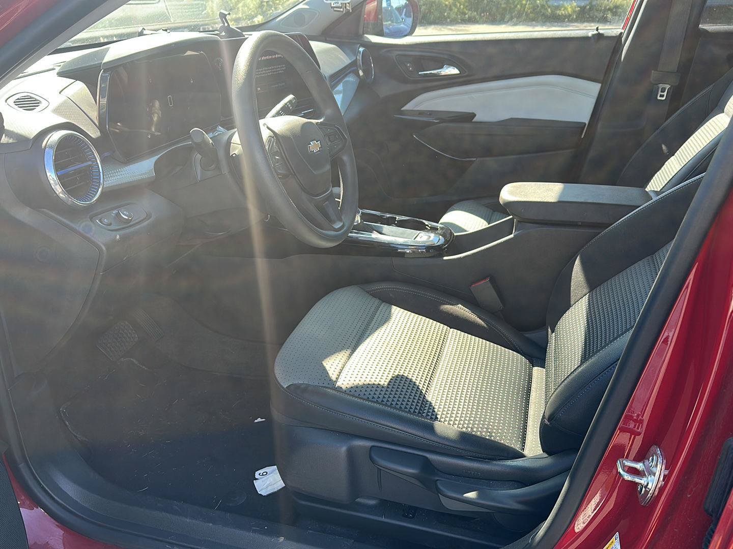 Used 2026 Chevrolet Trax LT FWD image 7