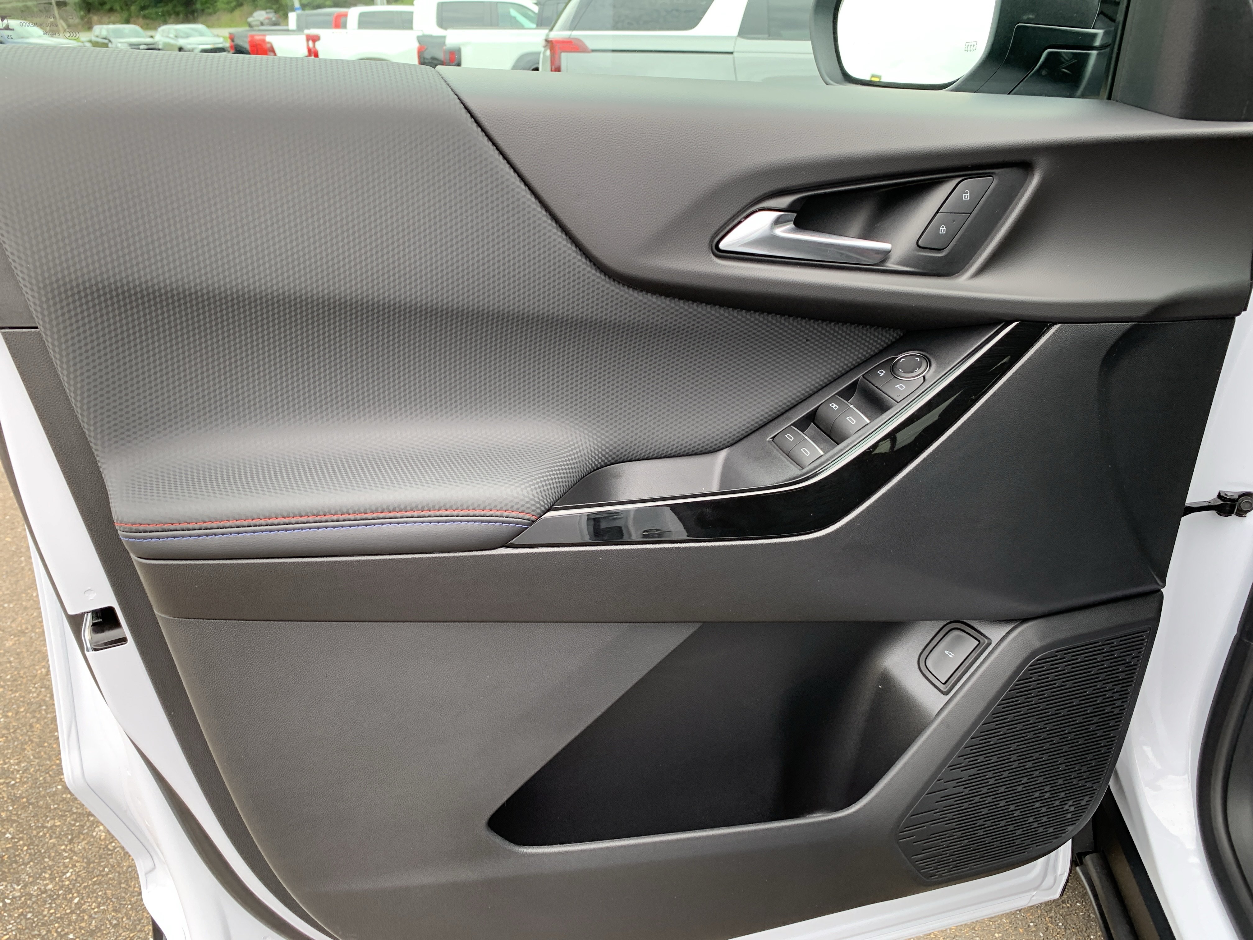Used 2026 Chevrolet Equinox RS FWD image 23