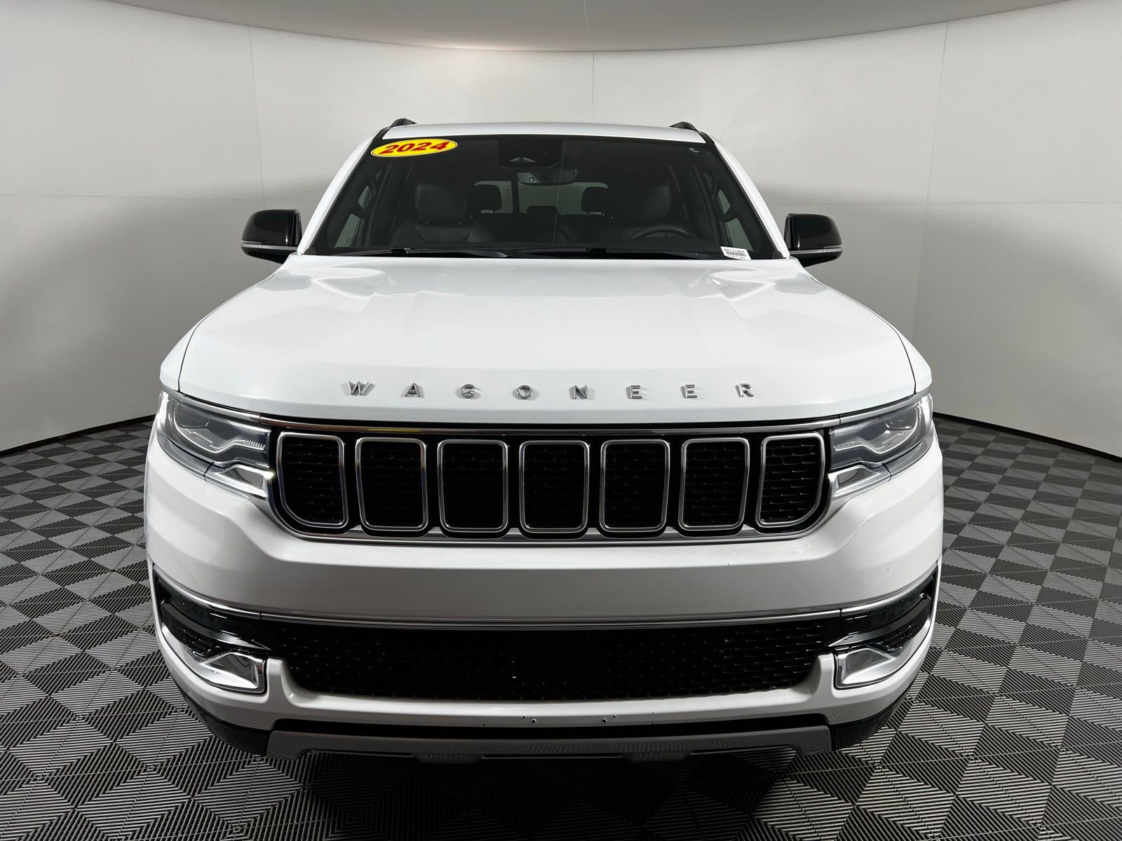 Used 2024 Jeep Wagoneer Series II w/ Flexible Seating Group image 2