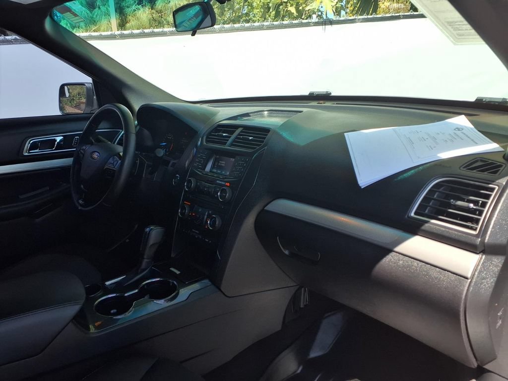 Used 2017 Ford Explorer XLT FWD image 23