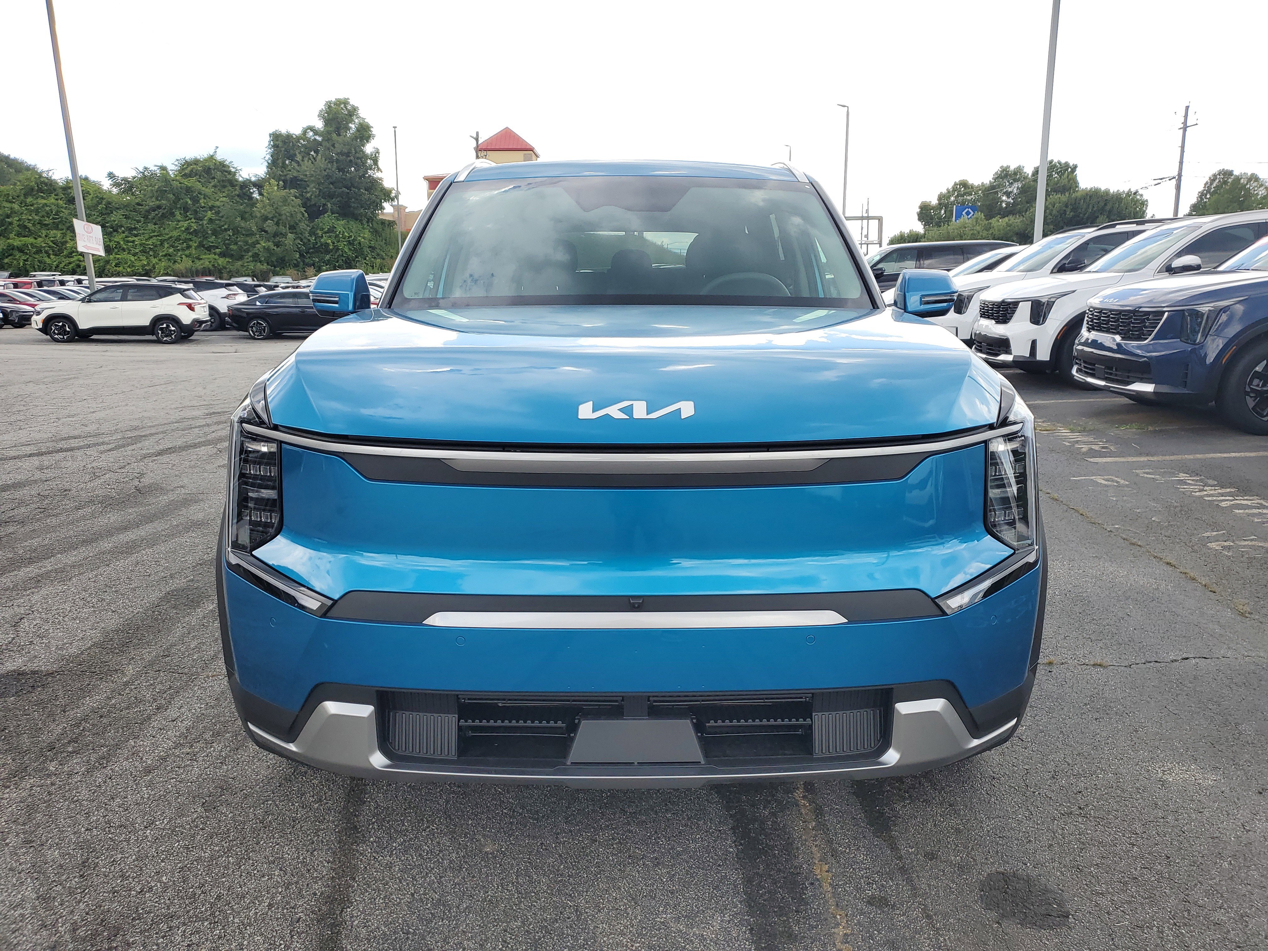 New 2026 Kia EV9 Wind image 2