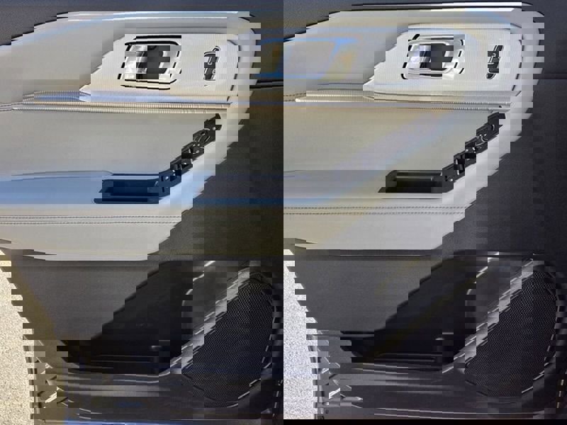 Used 2025 Ford Explorer Active w/ Active Comfort Package image 32