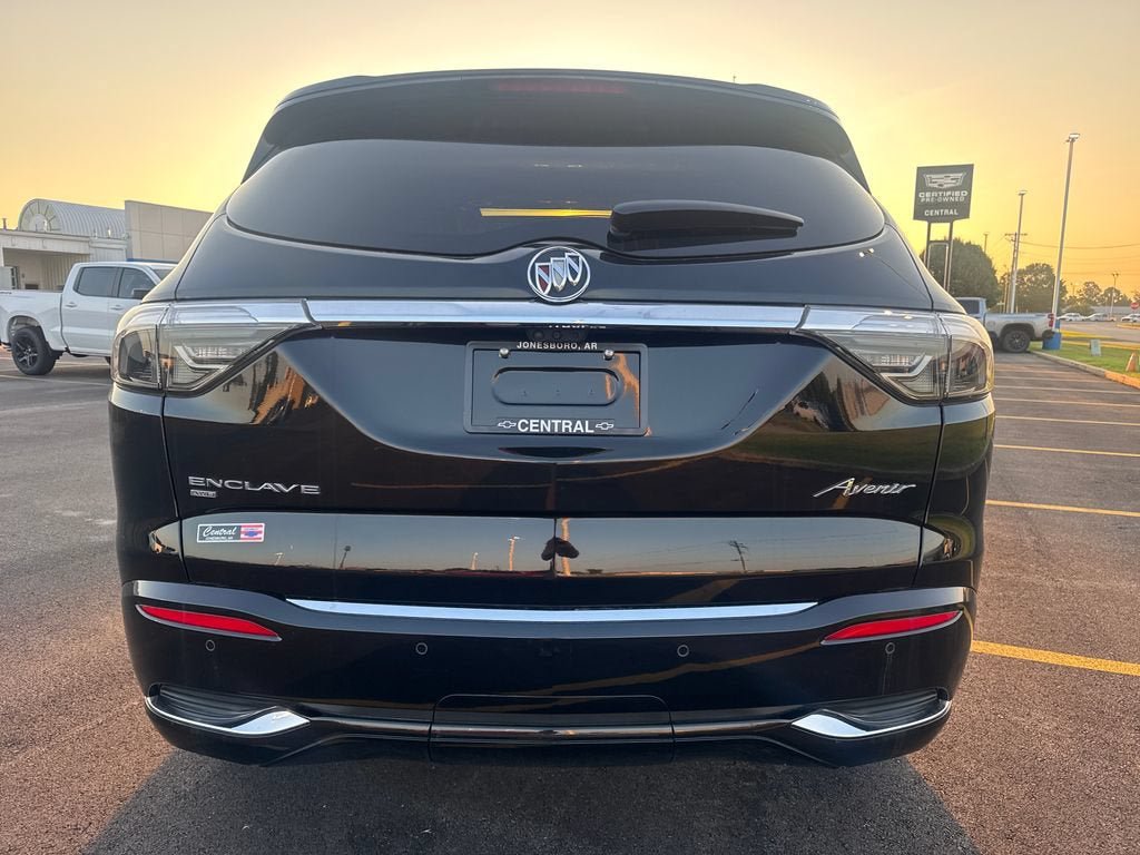 Used 2024 Buick Enclave Avenir w/ Avenir Technology Package AWD/4WD image 5