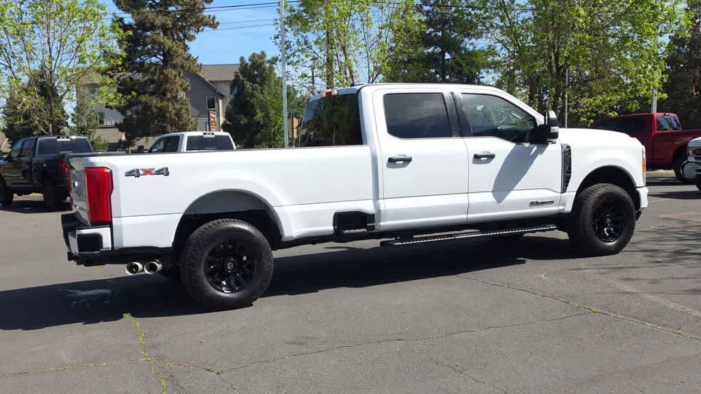 Used 2023 Ford F350 XLT AWD/4WD image 9