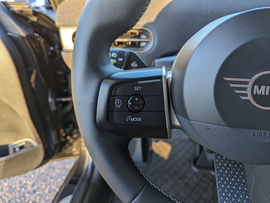 Used 2025 MINI Cooper S FWD image 15