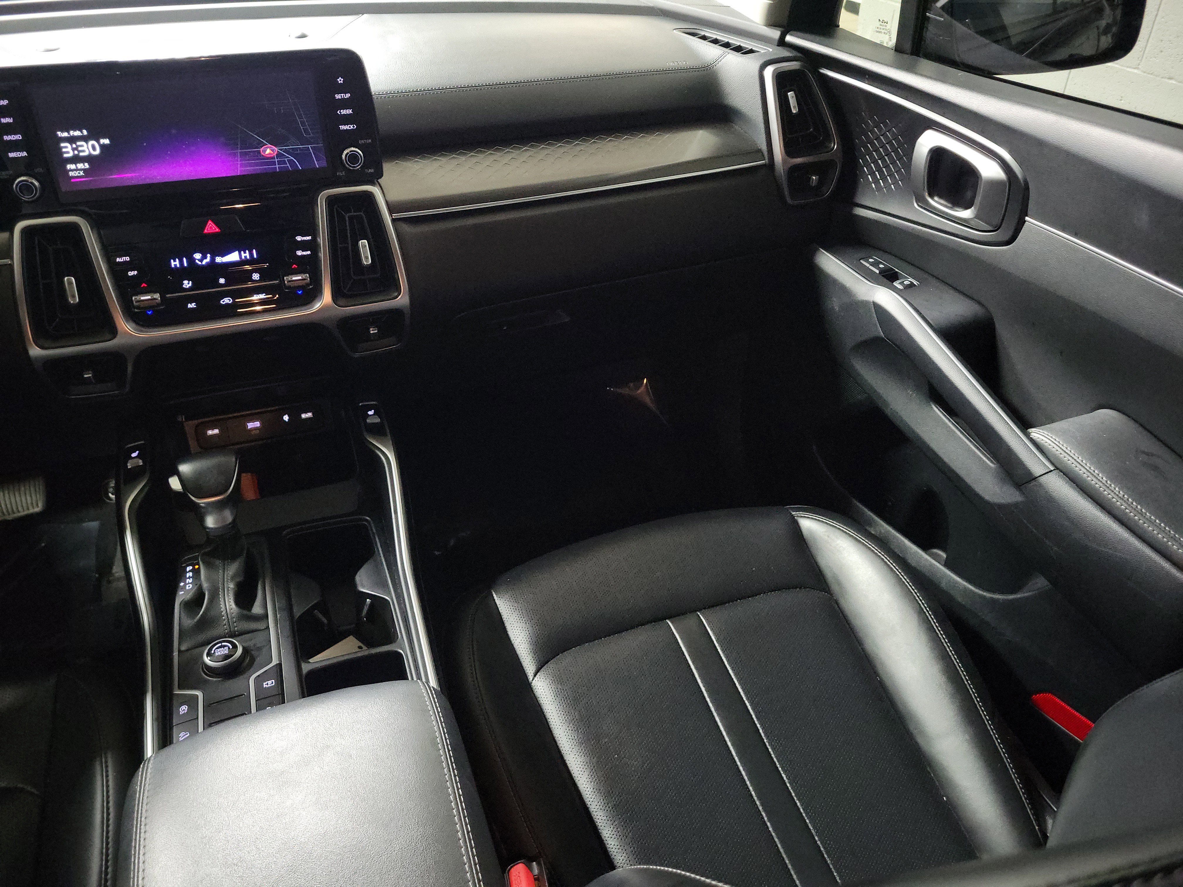 Used 2023 Kia Sorento S image 14