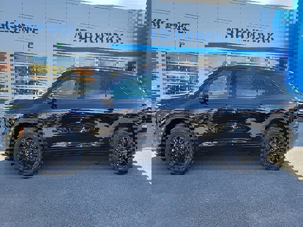 New 2026 Chevrolet Traverse LT w/ Midnight/Sport Edition image 8