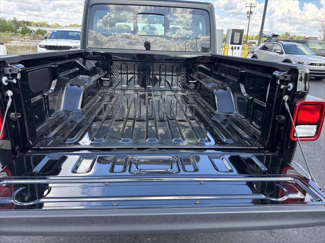 Certified 2025 Jeep Gladiator Sport AWD/4WD image 7