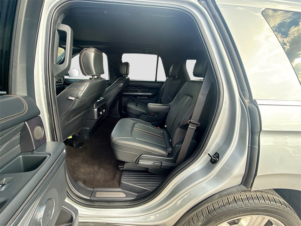Used 2023 Ford Expedition Platinum image 26