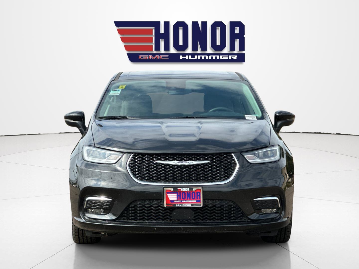 Used 2023 Chrysler Pacifica Touring-L FWD image 9