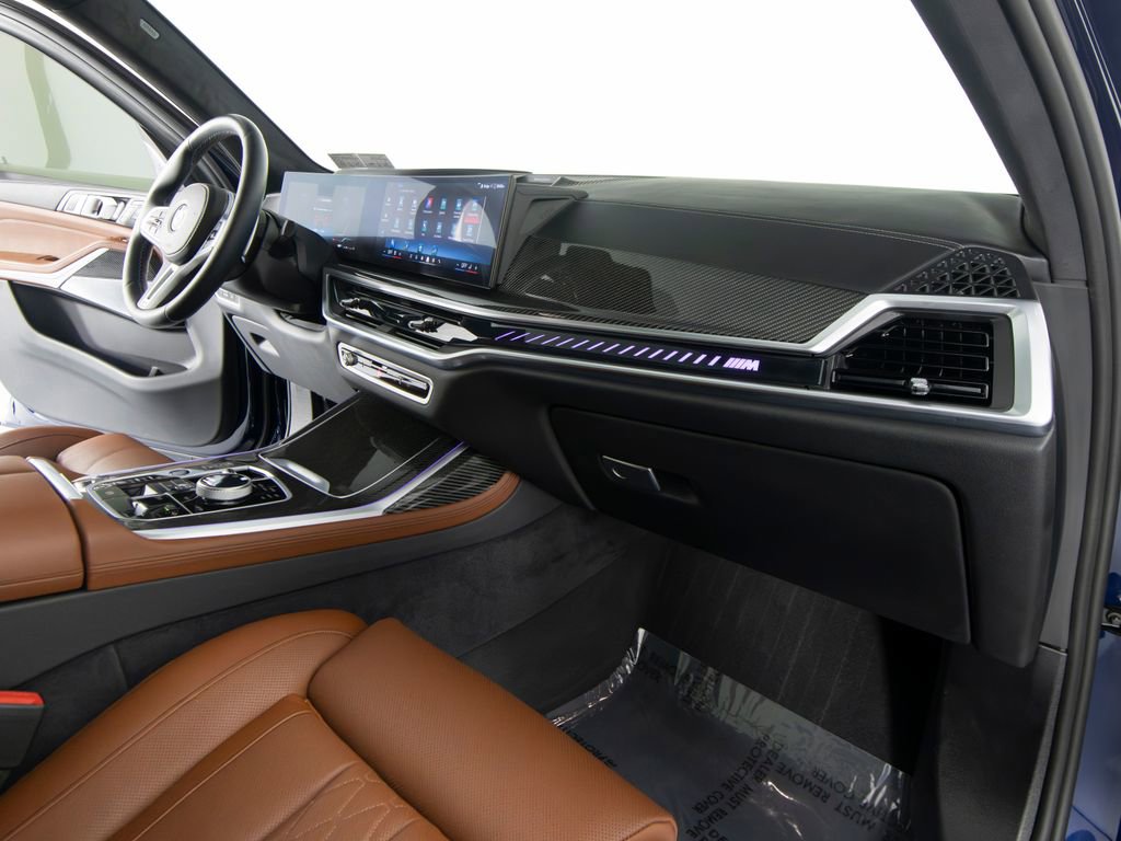 Used 2025 BMW X7 M60i AWD/4WD image 25