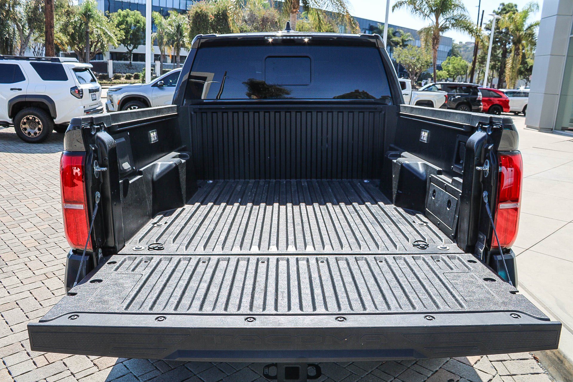 Used 2024 Toyota Tacoma TRD Off-Road w/ TRD Off Road Upgrade Package AWD/4WD image 27