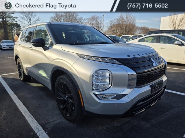 Used 2022 Mitsubishi Outlander SEL Black Edition image 3