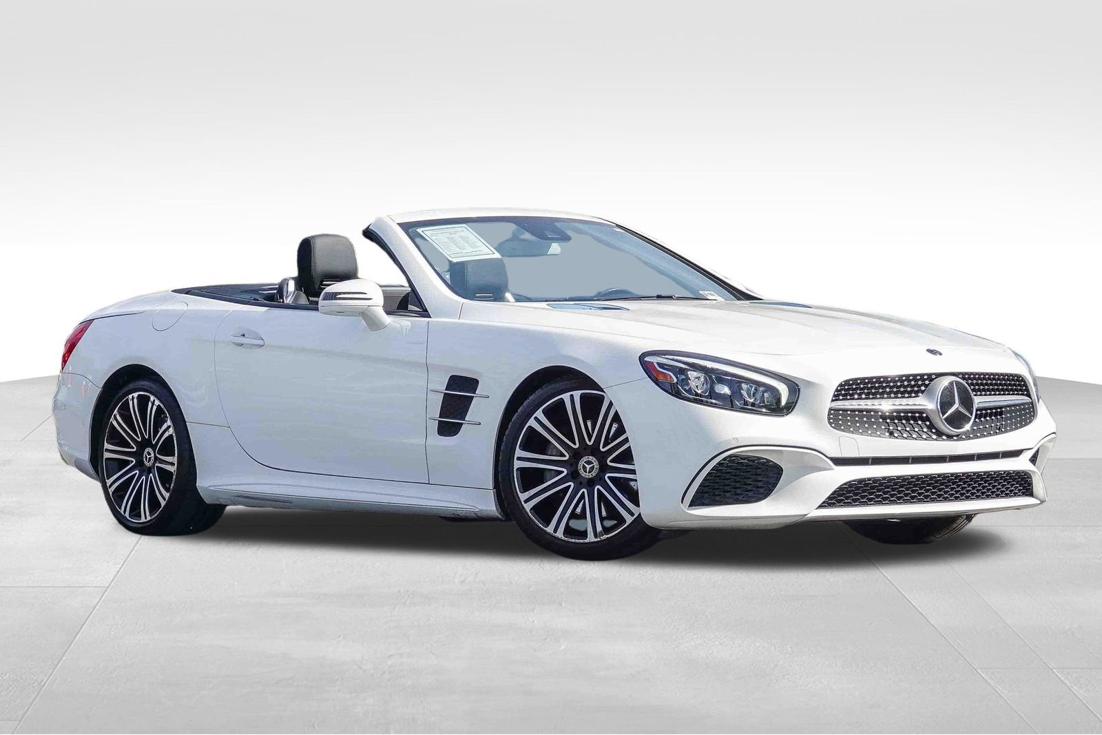 Used 2018 Mercedes-Benz SL 450 image 3