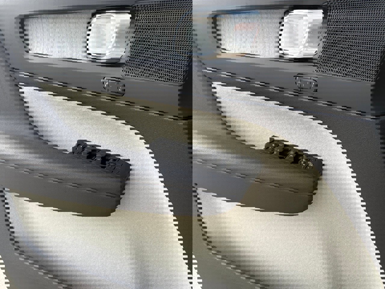 New 2026 Volvo XC40 B5 Plus w/ Protection Package Premier image 13