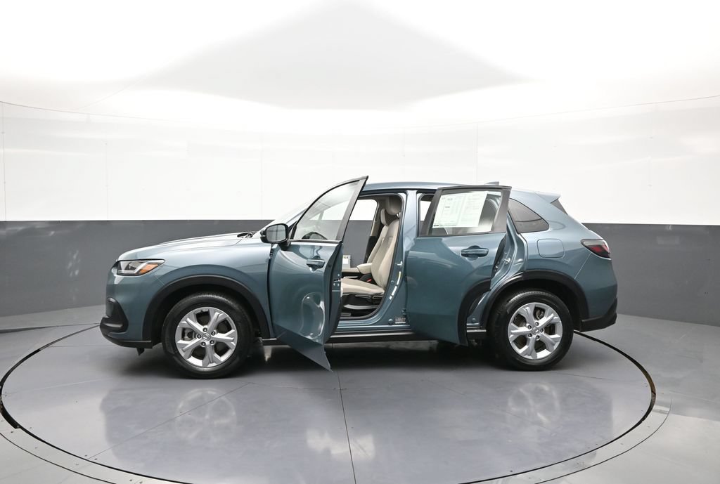 Certified 2025 Honda HR-V LX image 41