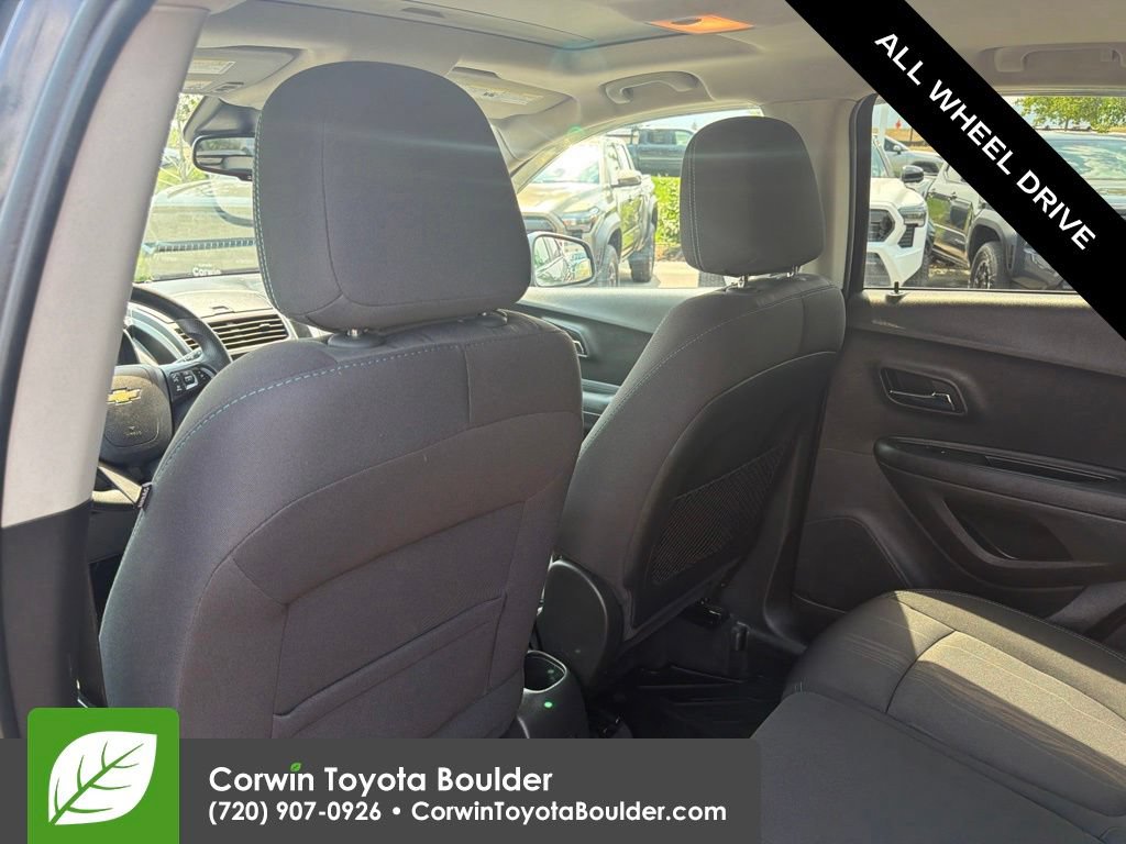 Used 2016 Chevrolet Trax LT w/ LT Sun and Sound Package AWD/4WD image 21