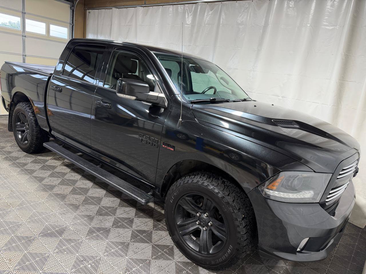Used 2015 RAM 1500 Sport w/ Black Ram 1500 Sport Group AWD/4WD image 8