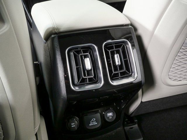 Used 2023 Kia Sorento SX Prestige w/ Panoramic Sunroof Package image 21