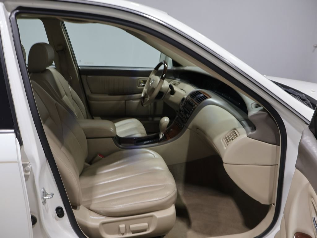 Used 2004 Toyota Avalon XLS image 21