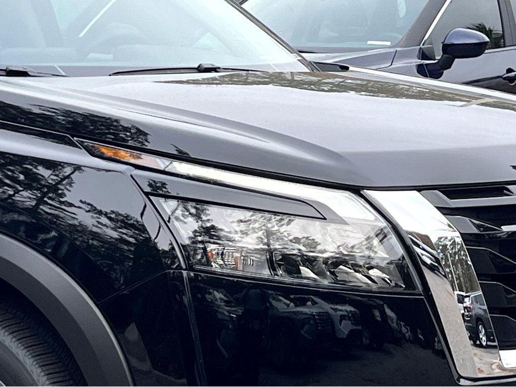 New 2025 Nissan Pathfinder SL w/ Lighting Package (N92) image 4