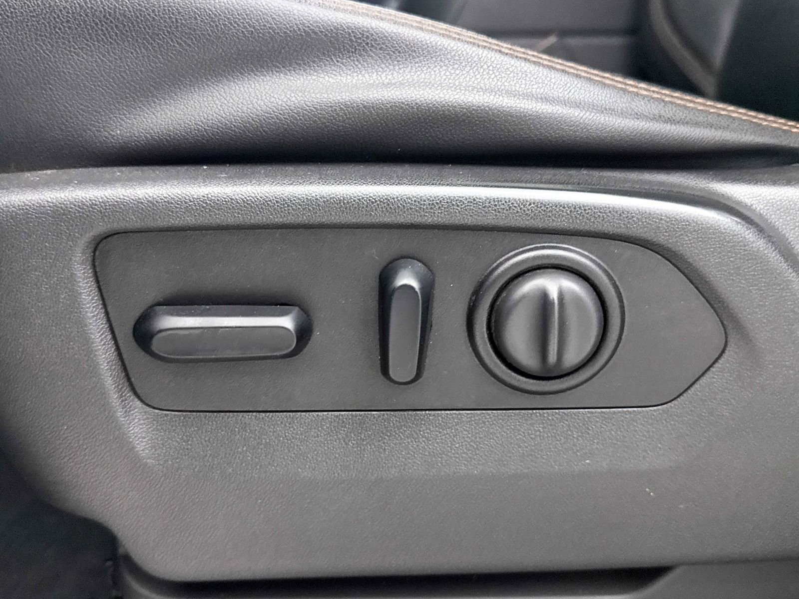 Used 2021 GMC Sierra 1500 AT4 w/ AT4 Value Package image 30