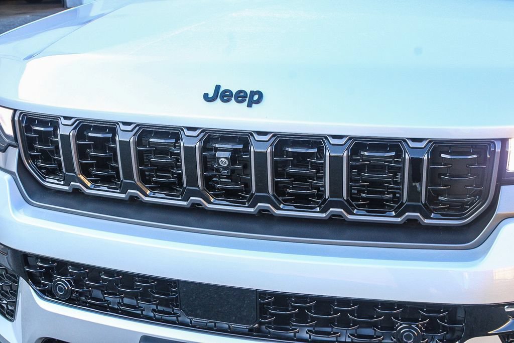 New 2026 Jeep Grand Cherokee L Summit w/ Obsidian Package AWD/4WD image 6