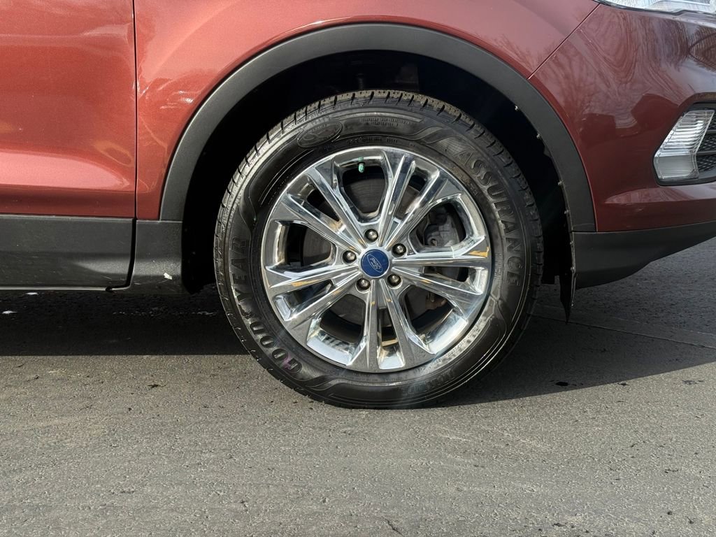 Used 2018 Ford Escape SEL image 13