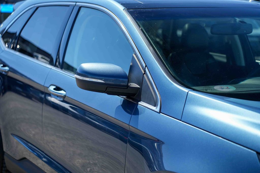 Used 2018 Ford Edge Titanium w/ Equipment Group 301A AWD/4WD image 9