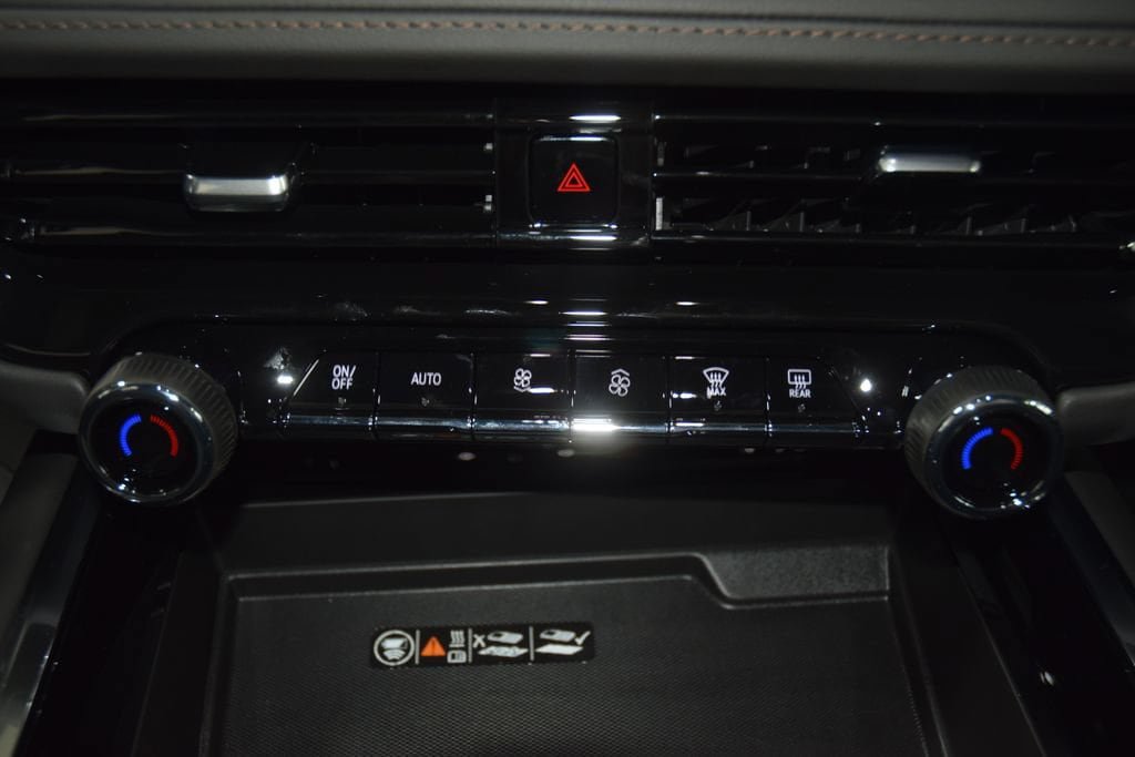 New 2026 Chevrolet Suburban High Country AWD/4WD image 34