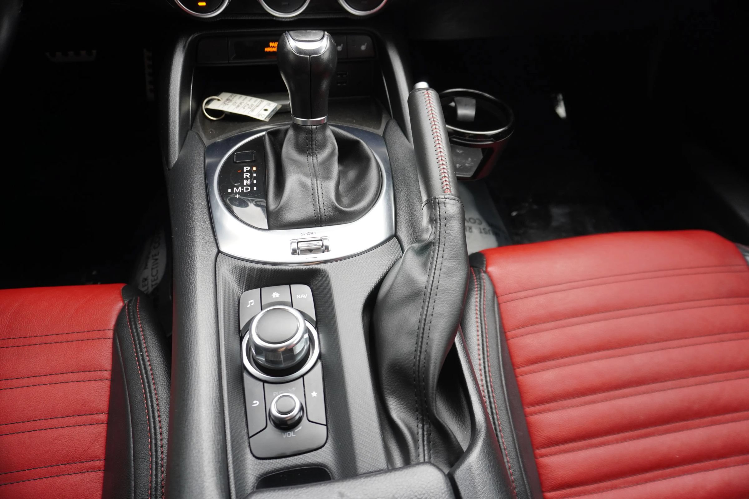 Used 2018 FIAT 124 Spider Abarth w/ Convenience Group RWD image 17