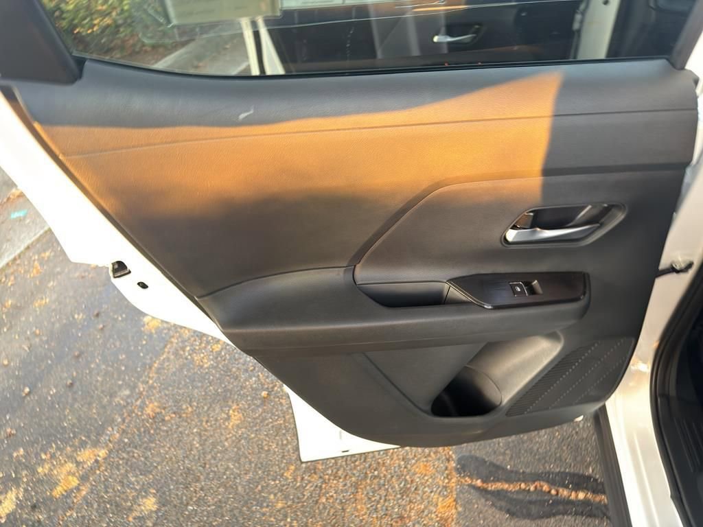 New 2026 Nissan Kicks SR image 31