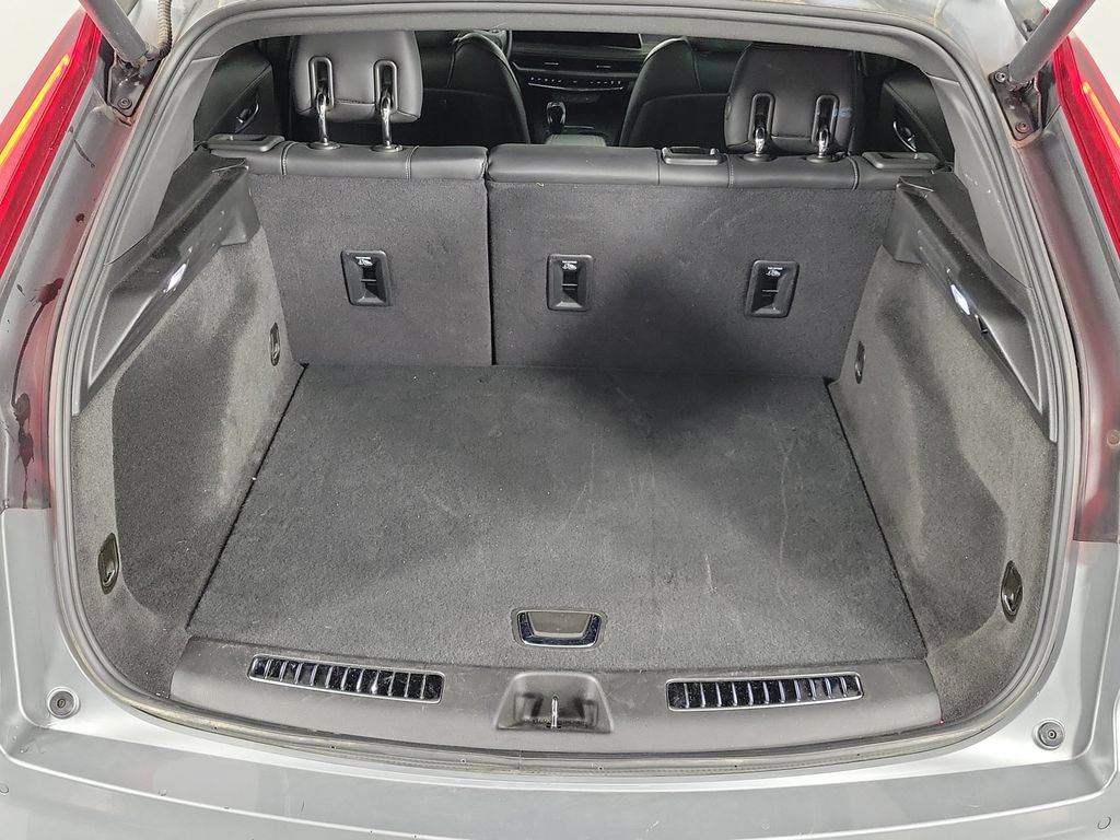 Certified 2025 Cadillac XT4 Premium Luxury FWD image 8
