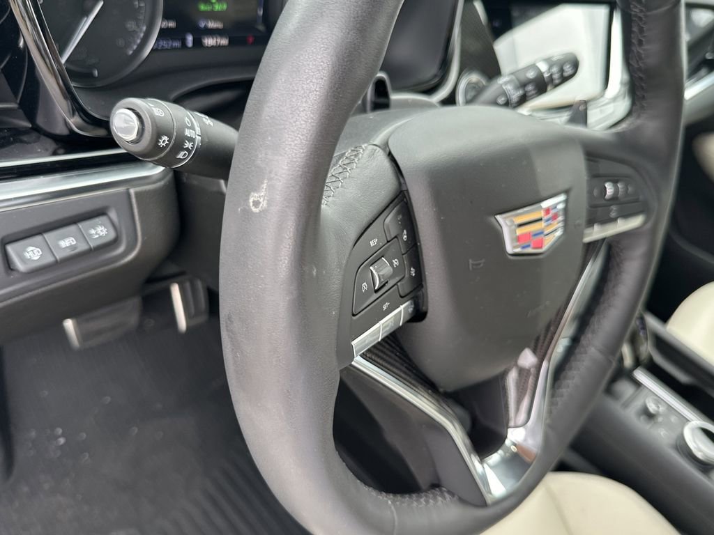 Certified 2025 Cadillac XT6 Sport w/ Technology Package AWD/4WD image 30
