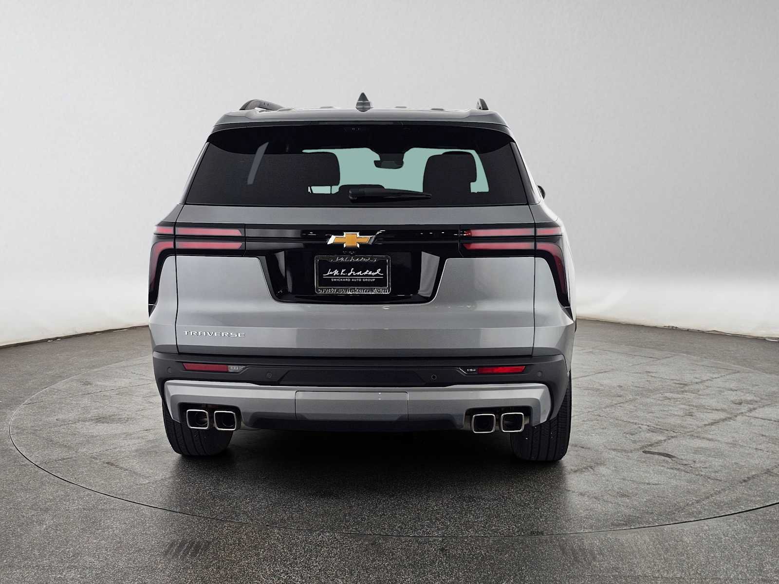 Used 2026 Chevrolet Traverse LT w/ Enhanced Driving Package FWD image 4