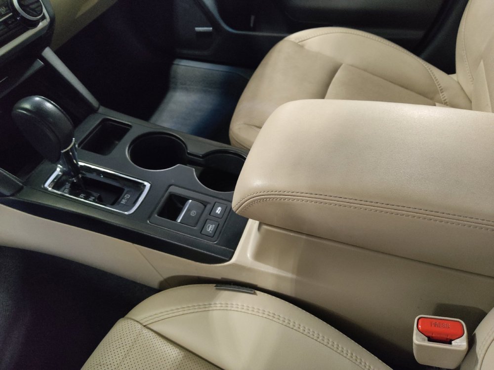 Used 2019 Subaru Outback 3.6R Limited AWD/4WD image 26
