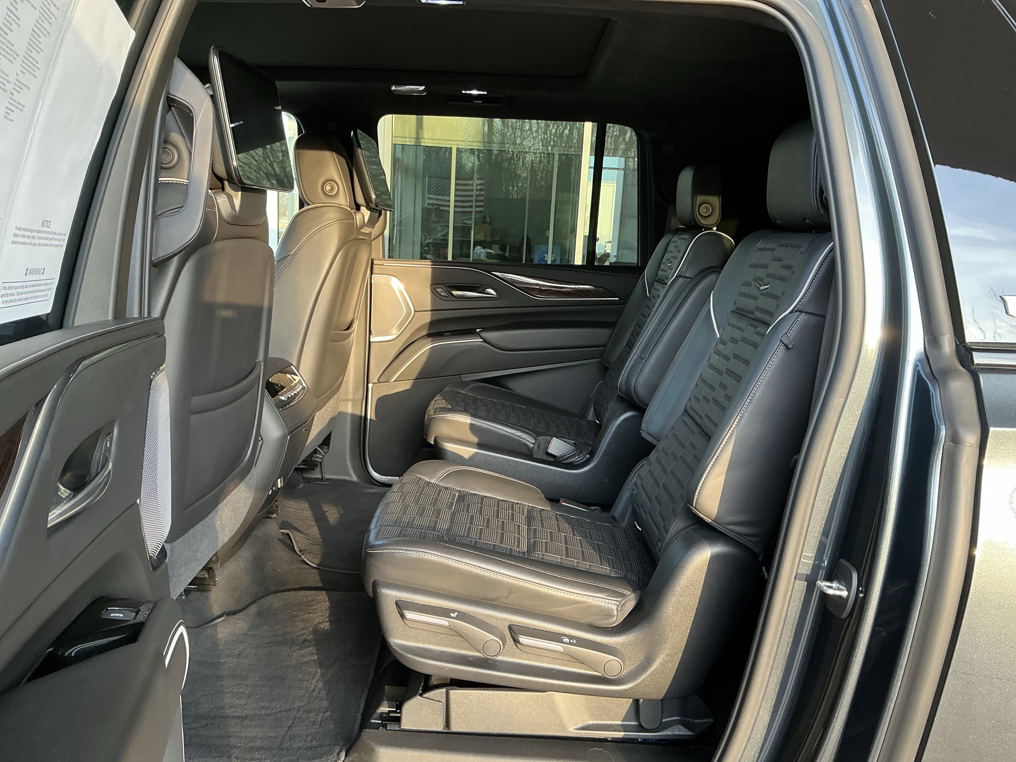 Used 2021 Cadillac Escalade ESV Sport Platinum w/ Heavy-Duty Trailer Package image 18