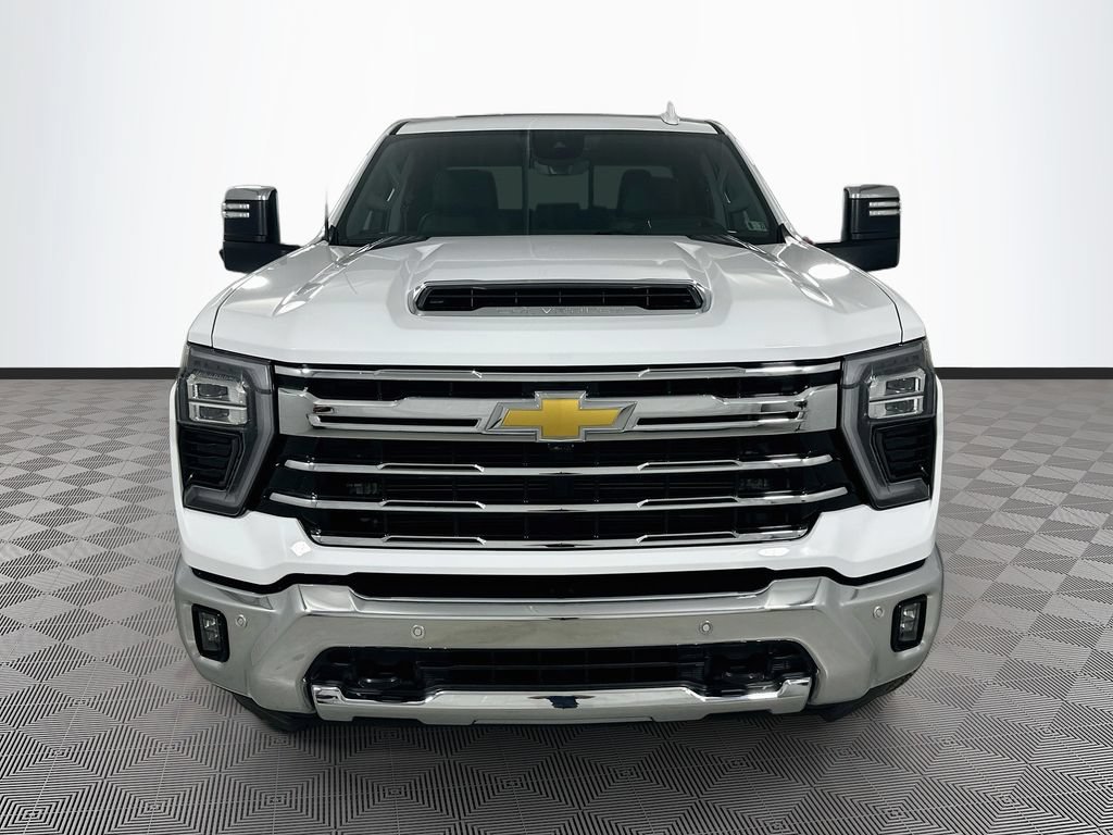 Used 2025 Chevrolet Silverado 2500 LTZ w/ LTZ Premium Package AWD/4WD image 2