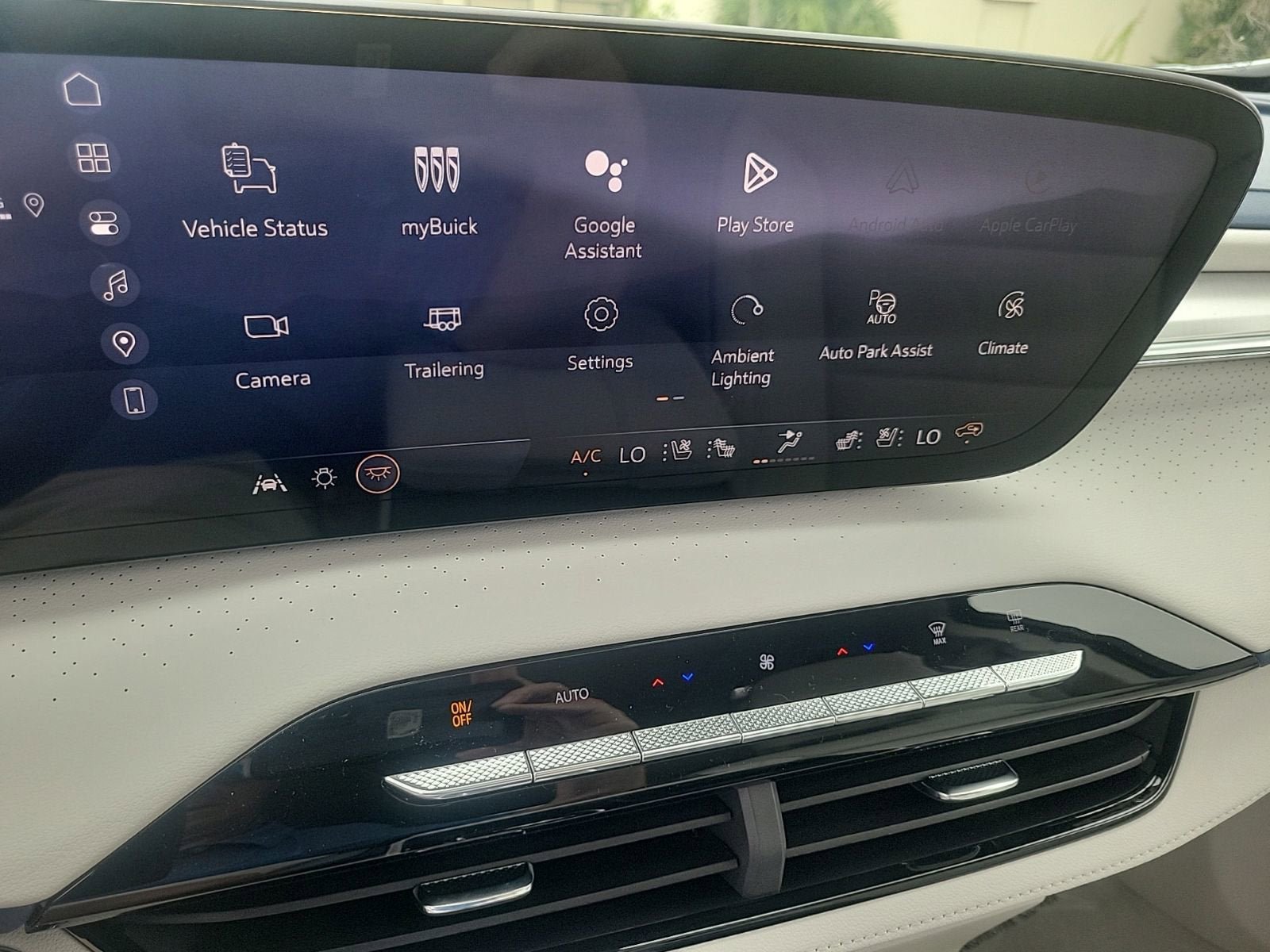 New 2026 Buick Enclave Avenir w/ Super Cruise Package FWD image 17